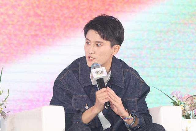 如何坐着摇